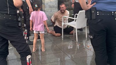 Sekapark'ta, bir babanın küçük kızına yönelik uyguladığı şiddet çevredekileri ayağa