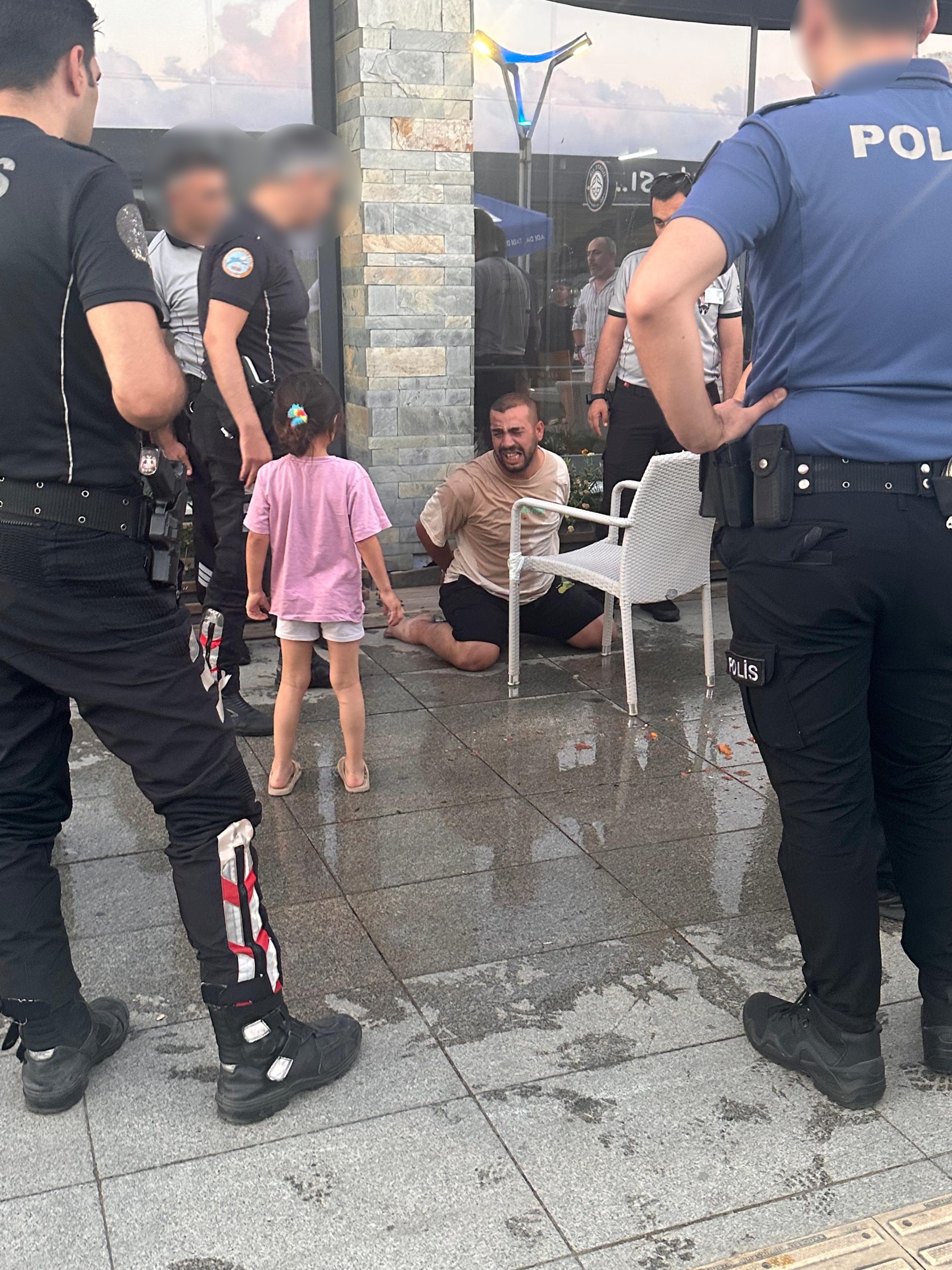 Son dakika... Kocaeli'de kentin göbeğinde baba dehşeti: Şok görüntüler...
