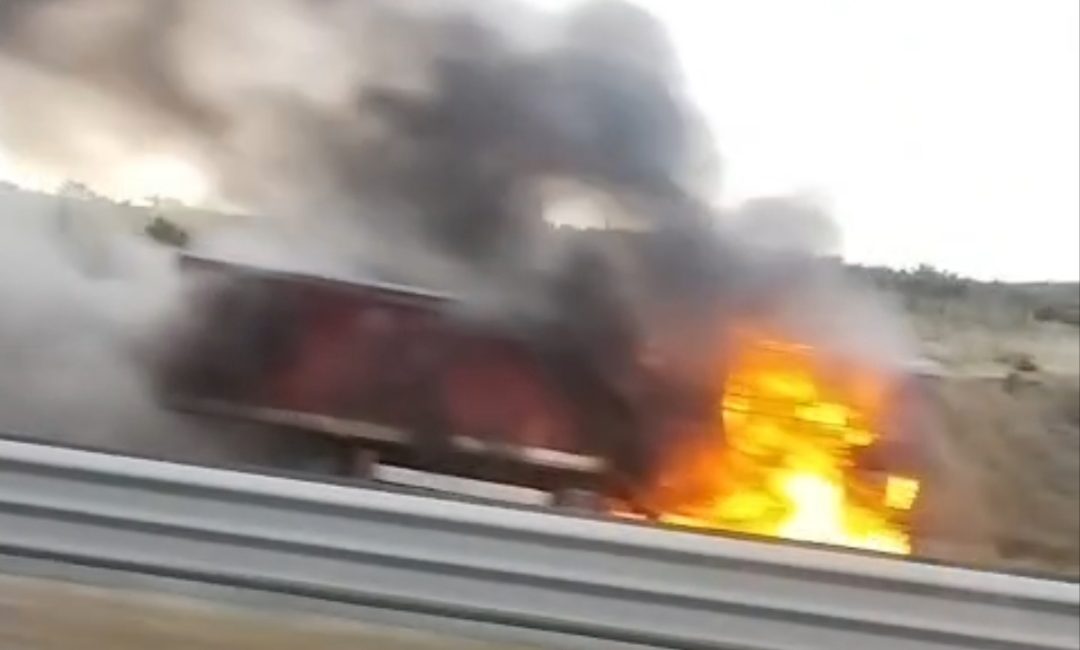 Kuzey Marmara Otoyolu Tepeören mevkiinde seyir halindeki bir tırda henüz