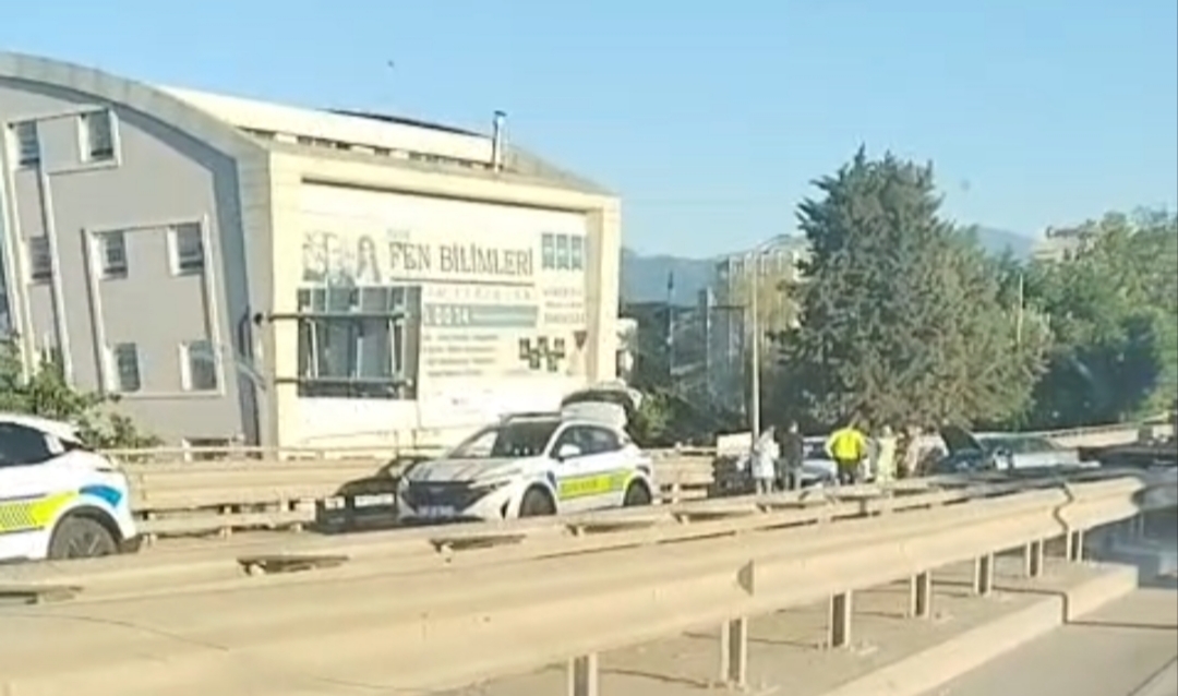 Son dakika... Kocaeli'de zincirleme kaza: Trafik kilit!