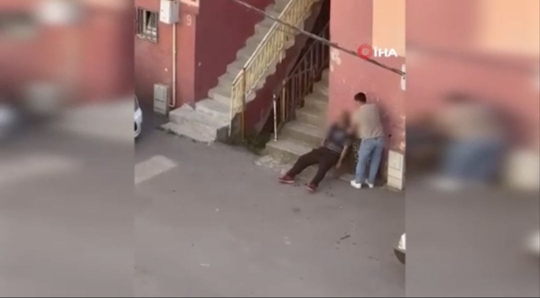 Komşuda kiracı dehşeti: Can verdiği anlar anbean kamerada