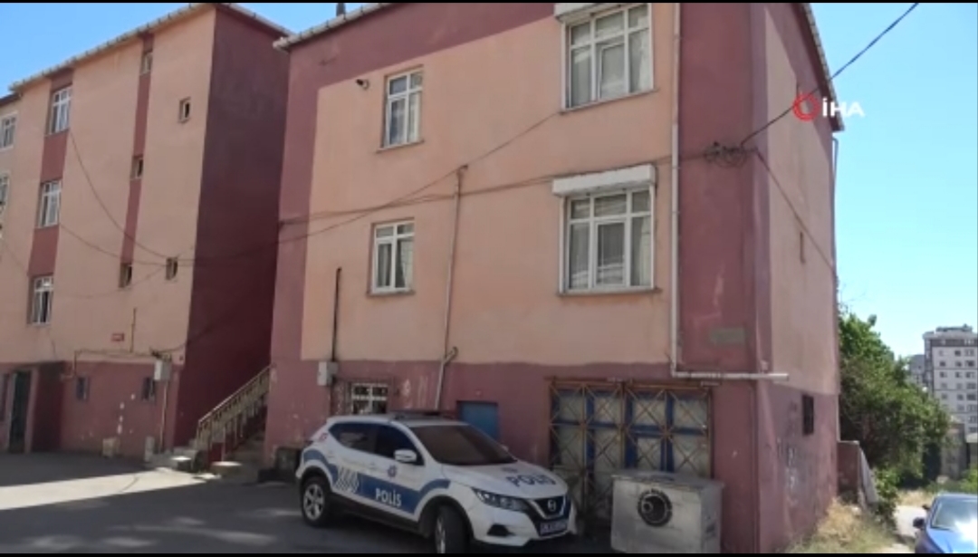 Komşuda kiracı dehşeti: Can verdiği anlar anbean kamerada