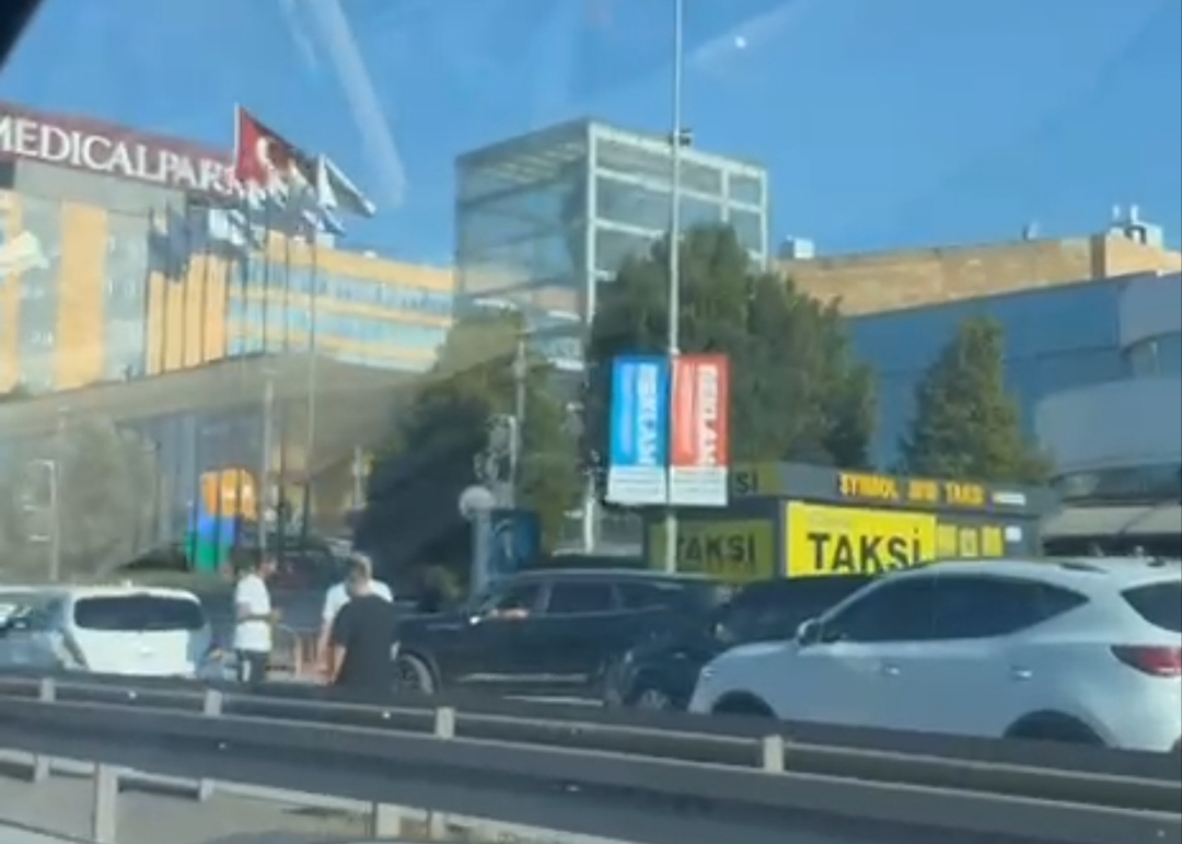 Son dakika Kocaeli D-100'de kaza: Trafik kilit