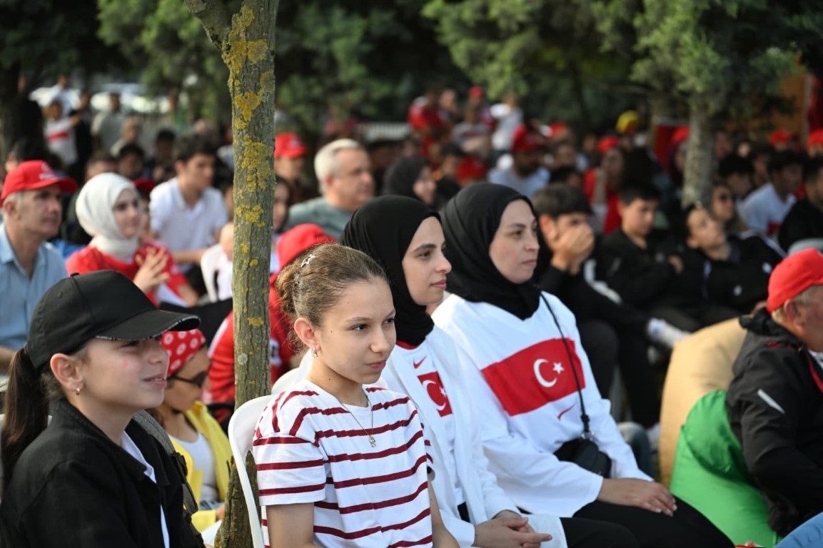 Kartepe Milli Takım İçin Tek Yürek Oldu