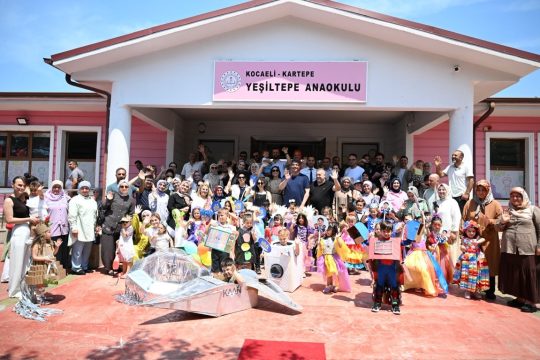 Kartepe Belediyesi’nin Çevre Haftası etkinlikleri kapsamında düzenlediği program, minik öğrencilerin