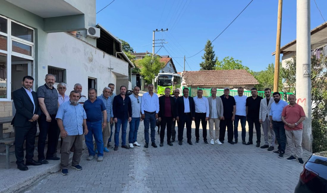 AK Parti İzmit İlçe Başkanı Halil Güngör Dokuzlar, vatandaşların yaşadığı