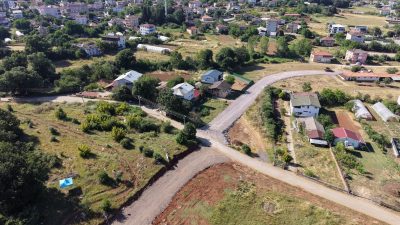 Gebze Belediyesi, ilçe genelinde sürdürdüğü yol yapım ve üstyapı çalışmalarıyla