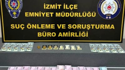 Kocaeli Emniyet Müdürlüğü ekipleri, İzmit'te ayarı düşürülmüş sahte altınları piyasaya
