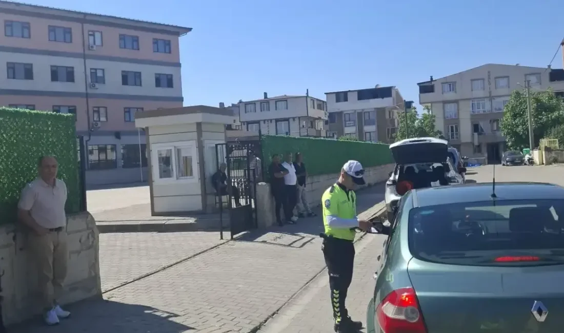 Kocaeli İl Emniyet Müdürlüğü ekipleri, Darıca ilçesinde öğrencilerin huzur ve