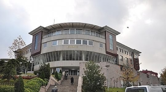 Düzce’nin Akçakoca ilçesinde, Belediye Başkanı Fikret Albayrak’ın tutuklanarak görevden uzaklaştırılmasının