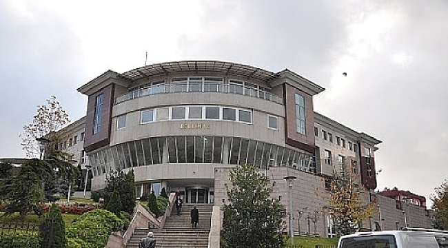 Düzce’nin Akçakoca ilçesinde, Belediye Başkanı Fikret Albayrak’ın tutuklanarak görevden uzaklaştırılmasının
