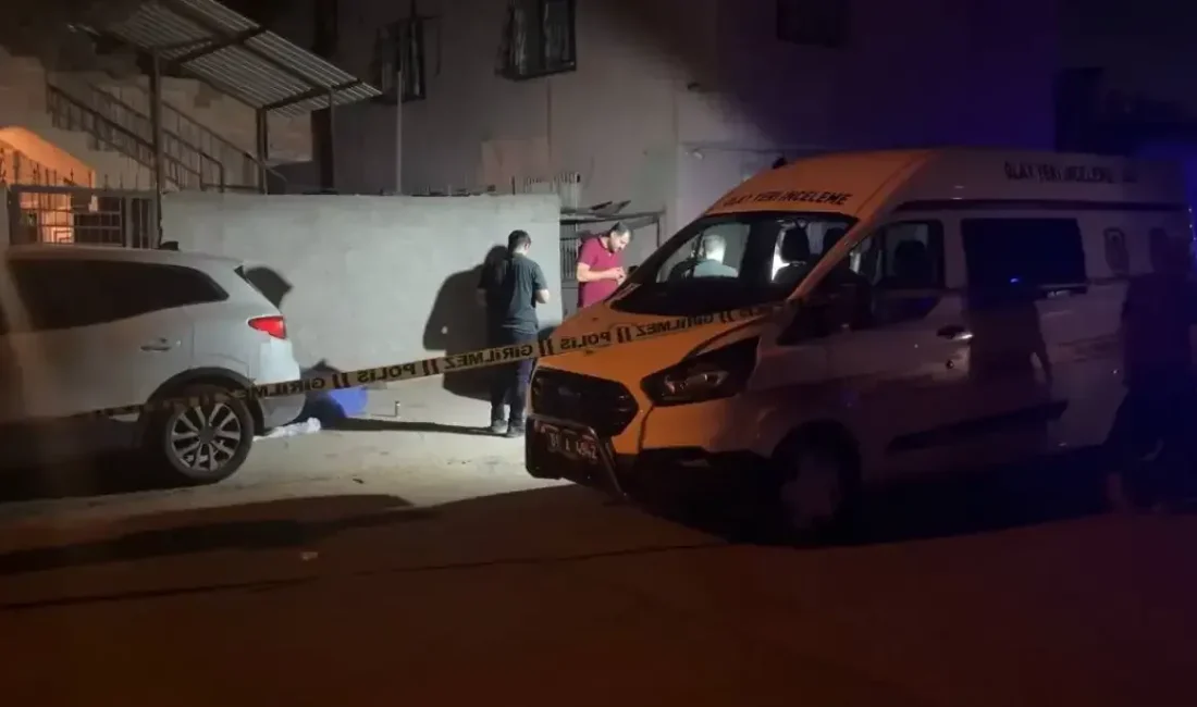 Adana'nın Yüreğir ilçesinde, öz kardeşler arasında çıkan alacak-verecek tartışması kısa