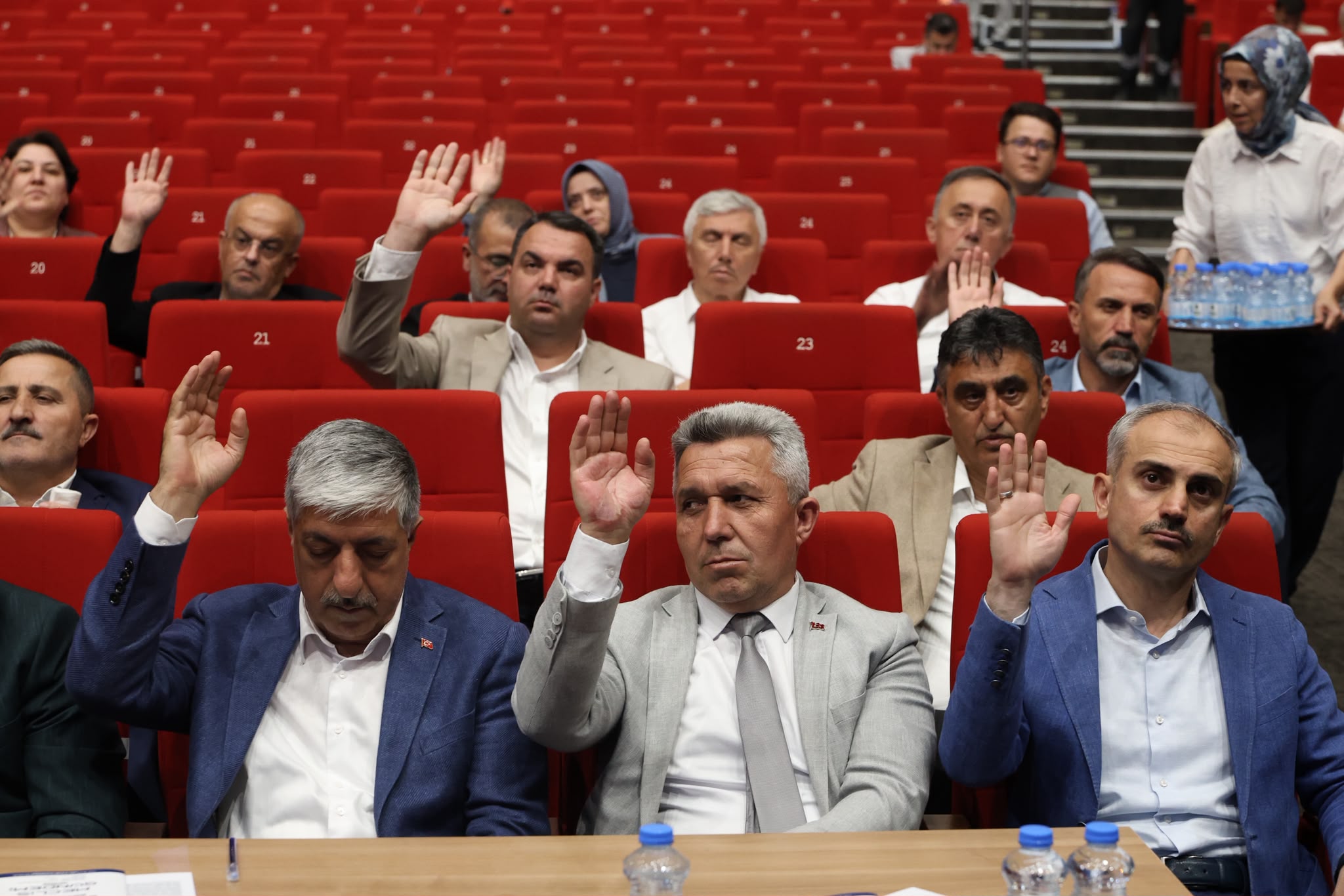 Sertif Gökçe talimat istedi, Büyükakın espriyi patlattı