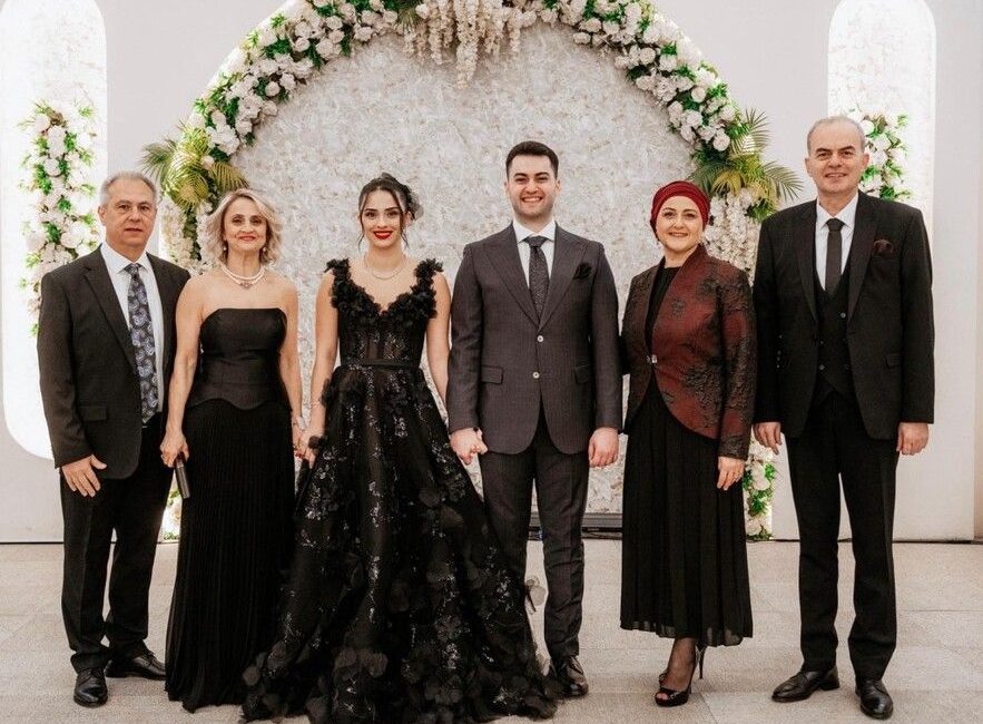 İzmit Belediyesi’nde uzun yıllar müdürlük yaptıktan sonra emekliye ayrılan ve