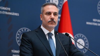 Kent siyasetinin kulislerini hareketlendiren önemli bir gelişme yaşandı. Dışişleri Bakanı