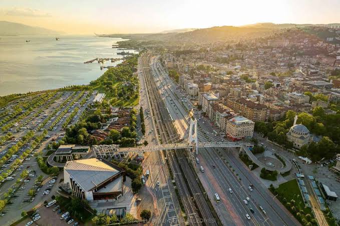 Meteoroloji Genel Müdürlüğü'nün son verilerine göre, Kocaeli genelinde hava sıcaklıkları