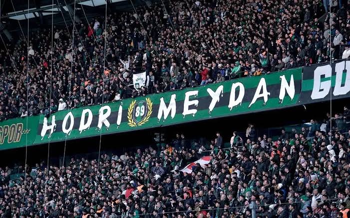 Kocaelispor'un en etkili ve köklü taraftar oluşumu olan Hodri Meydan