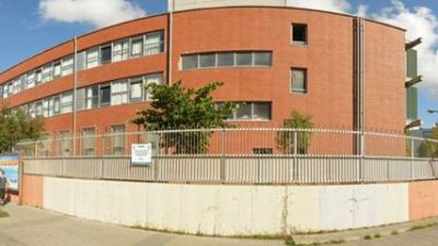 İstanbul'un Eyüpsultan ilçesinde bulunan Alibeyköy Anadolu Lisesi'nde eğitim gören bir