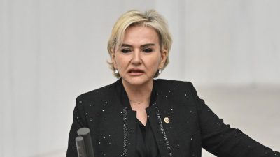 Cumhuriyet Halk Partisi (CHP) İstanbul Milletvekili Nimet Özdemir, partisinden istifa