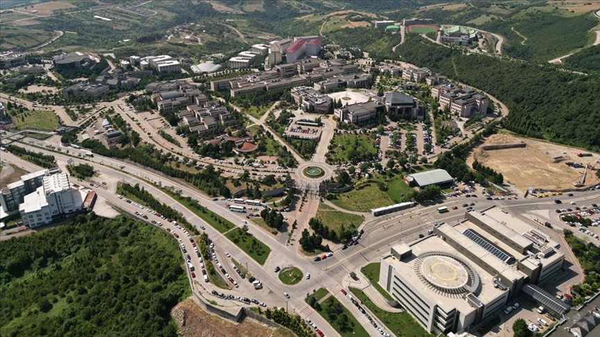 Kocaeli Üniversitesi (KOÜ), akademik kadrolarını genişletmek amacıyla araştırma görevlisi, öğretim