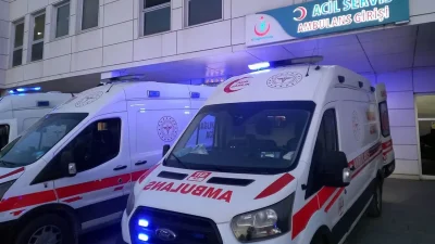 Düzce'de iki sürücünün yol verme tartışması kısa sürede kavgaya dönüştü.