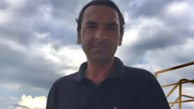 İzmit Lisesi’nde uzun yıllar tarih öğretmenliği ve müdür yardımcılığı yapan,