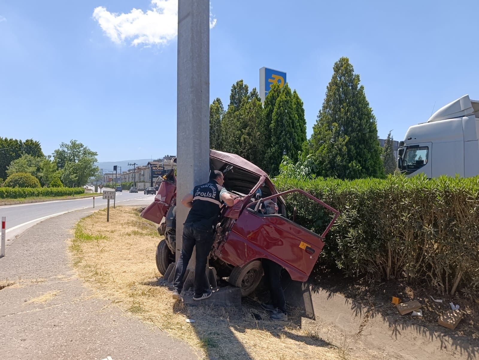 Kocaeli'de feci trafik kazası: Ölü ve yaralılar var