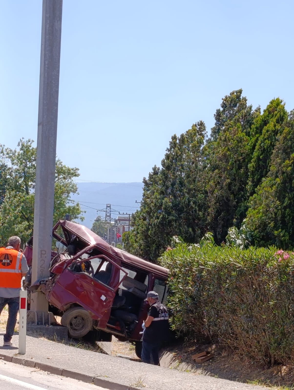 Kocaeli'de feci trafik kazası: Ölü ve yaralılar var
