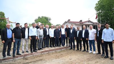 Kocaeli Valisi İlhami Aktaş, Arpalıkihsaniye Mahallesi’ni ziyaret ederek mahalle sakinleriyle
