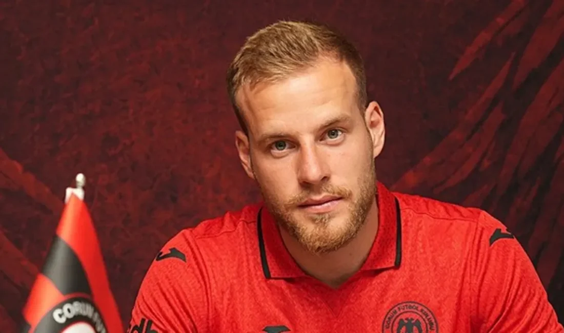 Süper Lig'in yeni ekiplerinden ARCA Çorum FK, savunma hattını güçlendirmek