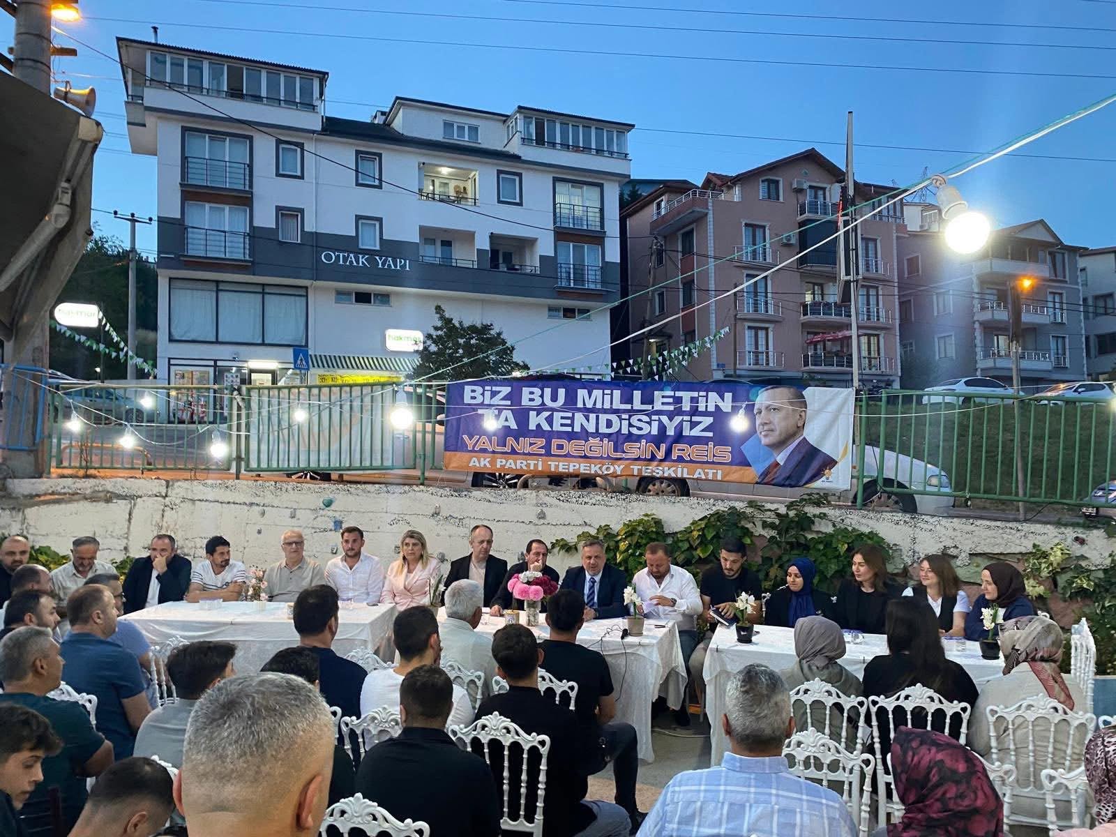 AK Parti İzmit teşkilatı Tepeköy’de vatandaşlarla buluştu