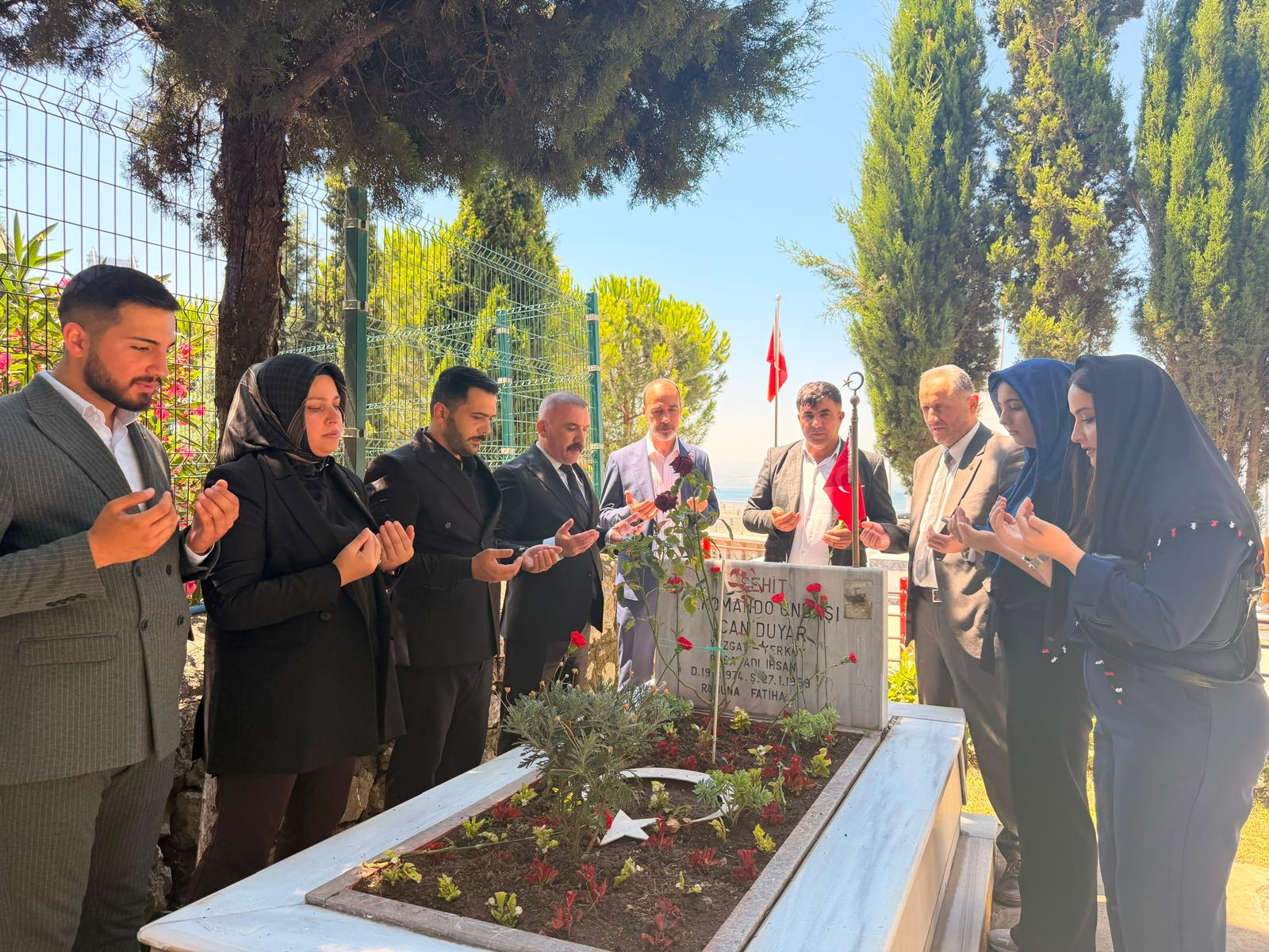 MHP Dilovası Teşkilatı 15 Temmuz Şehitlerini Dualarla Andı
