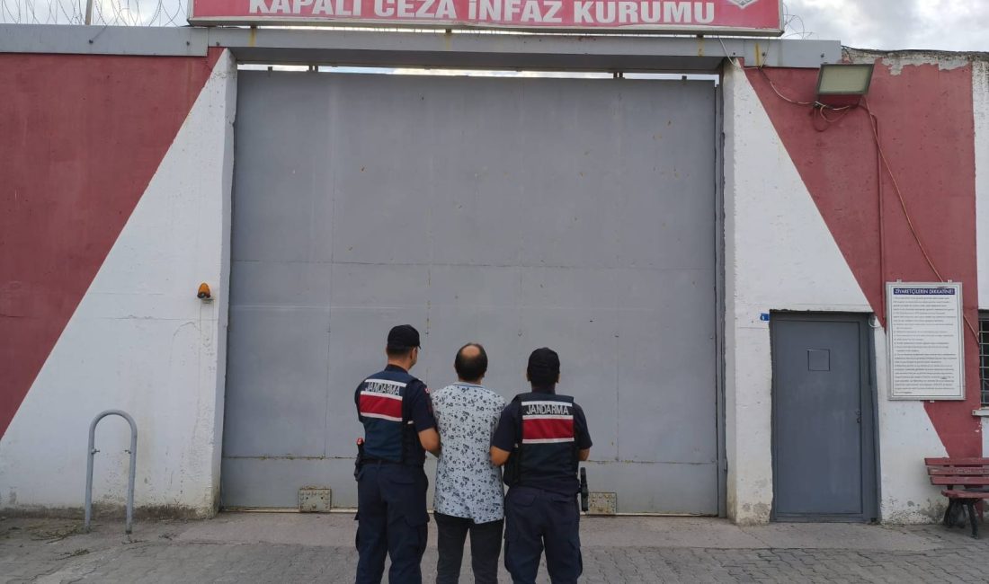 Kocaeli İl Jandarma Komutanlığı ekipleri, aranan şahısların yakalanmasına yönelik yürüttüğü