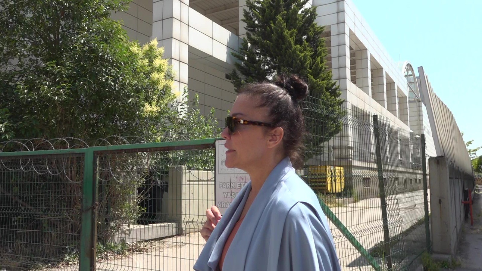 Deniz Akkaya Adliye Çıkışında Konuştu: "Ben Değil, Ev Sahibi Taşkınlık Çıkardı"