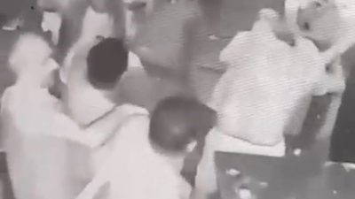 İzmir'in Konak ilçesinde bulunan bir eğlence mekanında hesap nedeniyle yaşanan tartışma kanlı