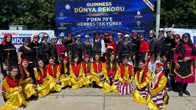 Başiskele Belediyesi Halk Oyunları ekibi, İstanbul Maltepe'de düzenlenen organizasyonda 7