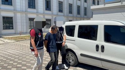 Kocaeli'nin Körfez ilçesinde boşanma aşamasındaki eşini ve bir kişiyi silah