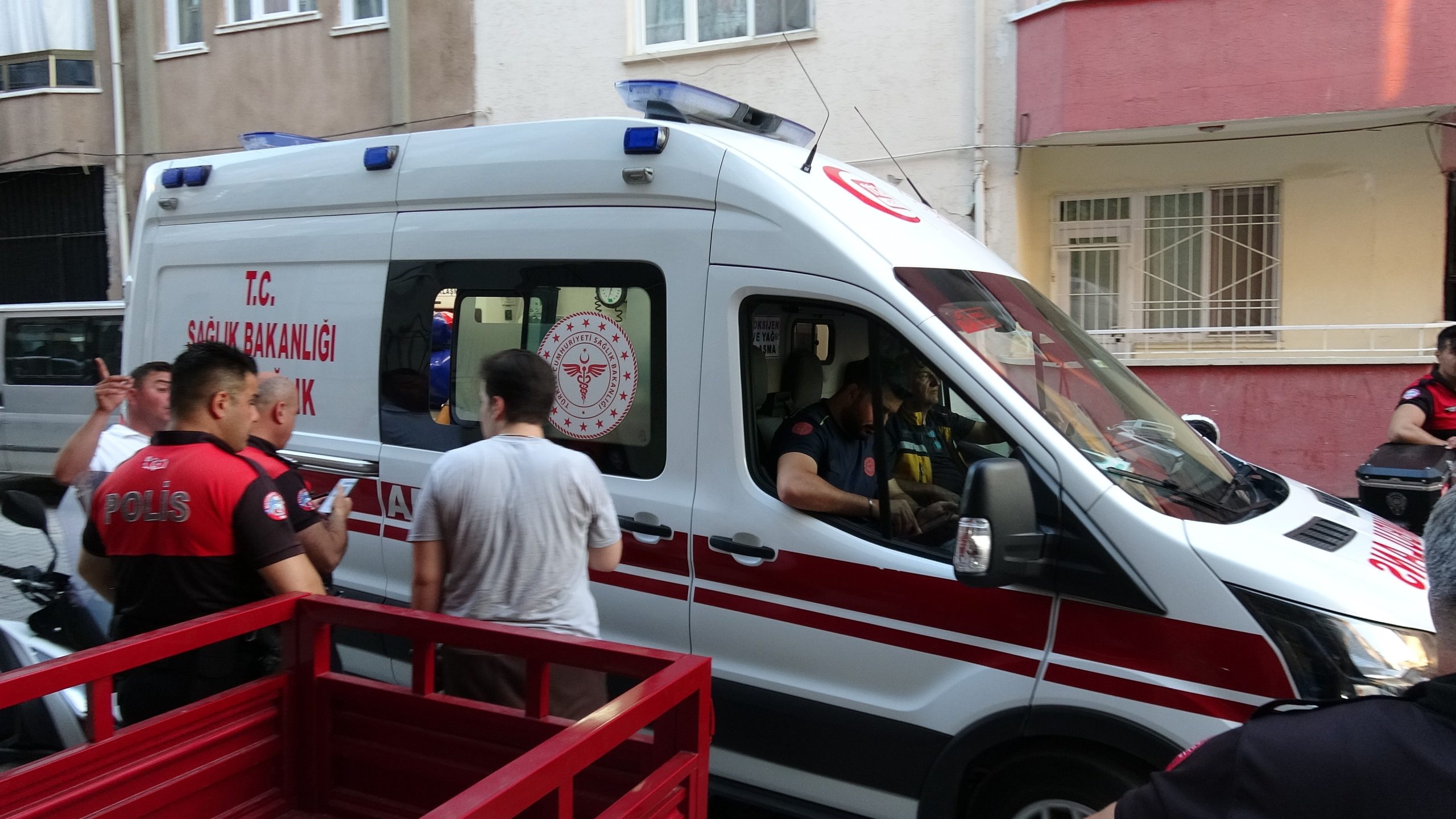 Uzman çavuş kendini vurdu