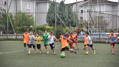 Kocaeli'nin Kartepe ilçesinde yaz okulları açılıyor. Kartepe Belediyesi, çocuklar ve