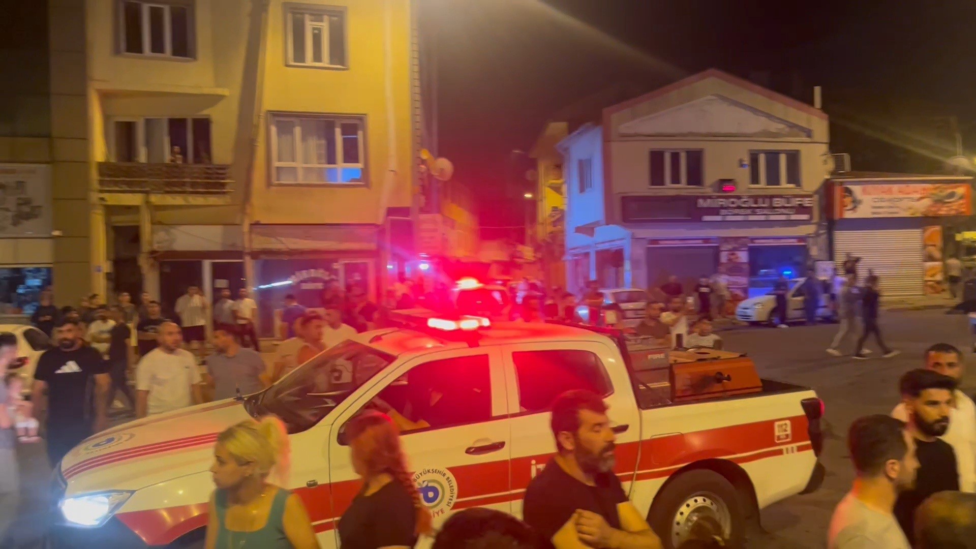 Apartmanda patlama: 2 ölü 5 yaralı