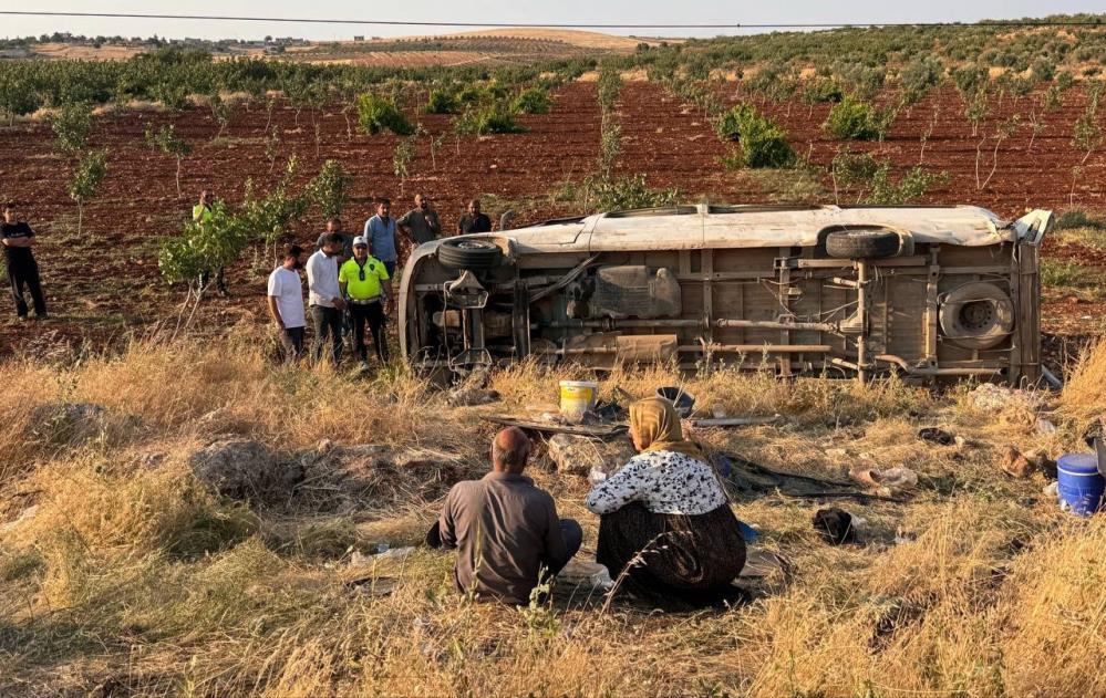 Tarım işçilerini taşıyordu, şarampole devrildi: Çok sayıda yaralı