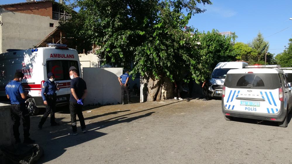 Genç kız evinde ölü bulundu