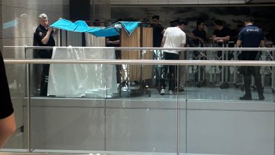 İstanbul Adalet Sarayı'nda tutuklanması talebiyle hakimliğe sevk edilen hırsızlık zanlısı,