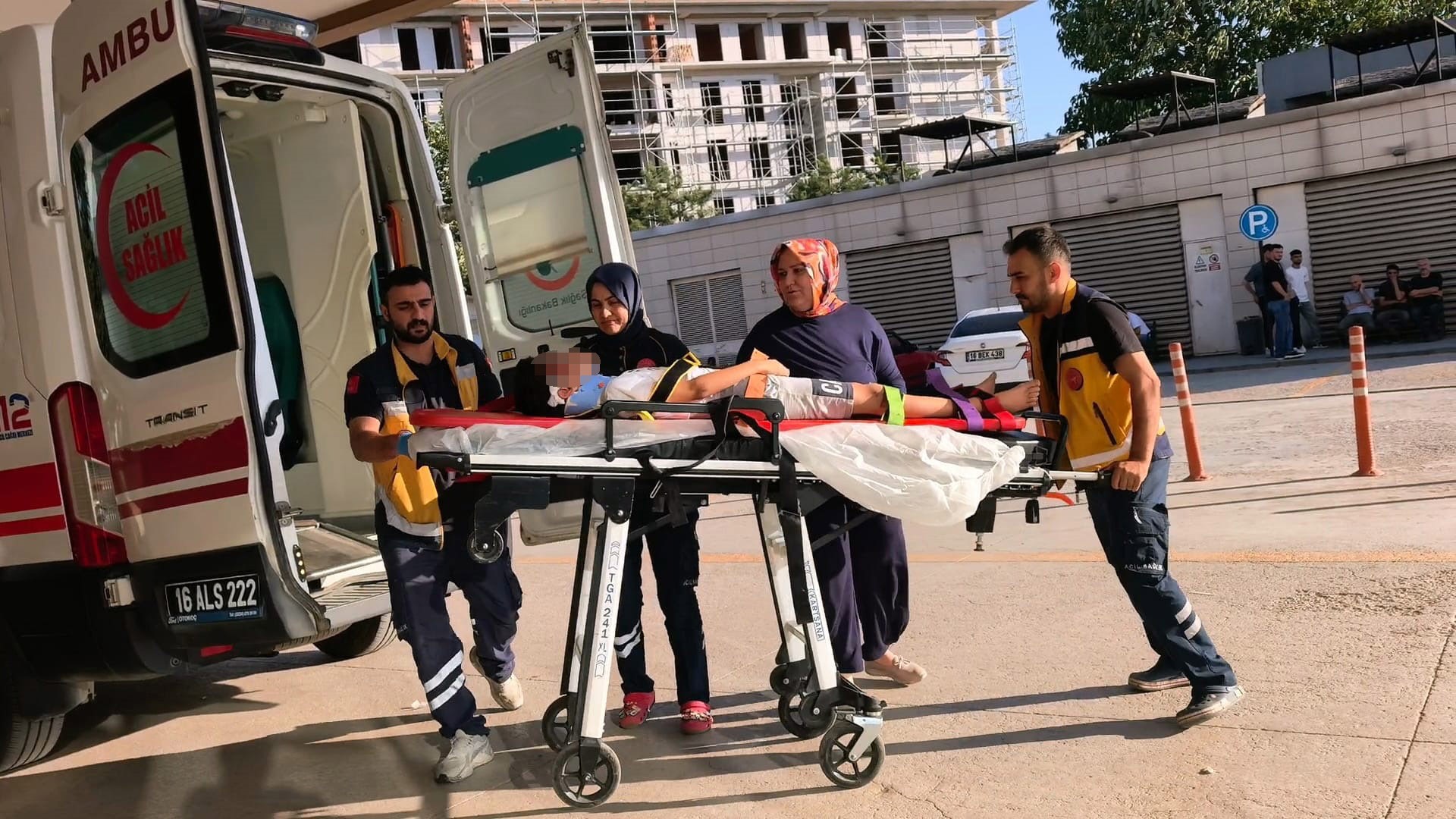 Komşuda feci olay: 9 yaşındaki çocuk ağır yaralandı