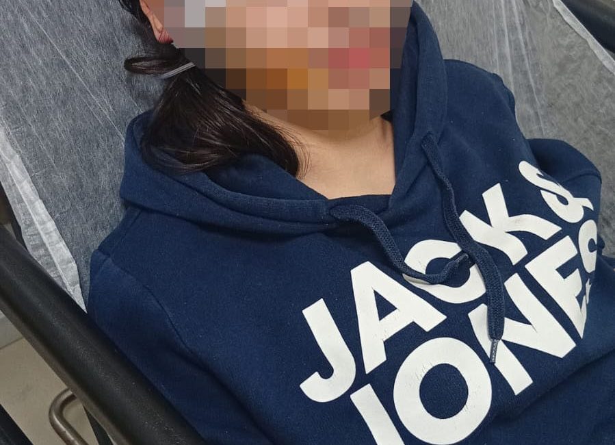 Kocaeli'nin Körfez ilçesinde kendisinden ayrılmak isteyen kız arkadaşını alıkoyarak darp