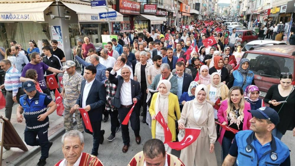 Körfez'de düzenlenen 52. Altın Kiraz Kültür ve Sanat Festivali 10-12