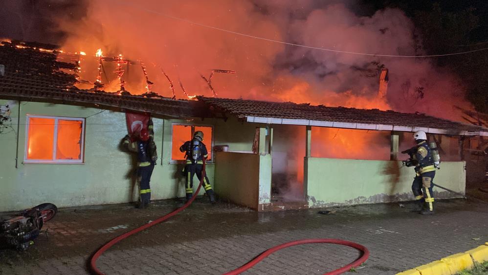 Kocaeli Kartepe’de annesinin bulunduğu evi ateşe veren Selim Y., yeniden