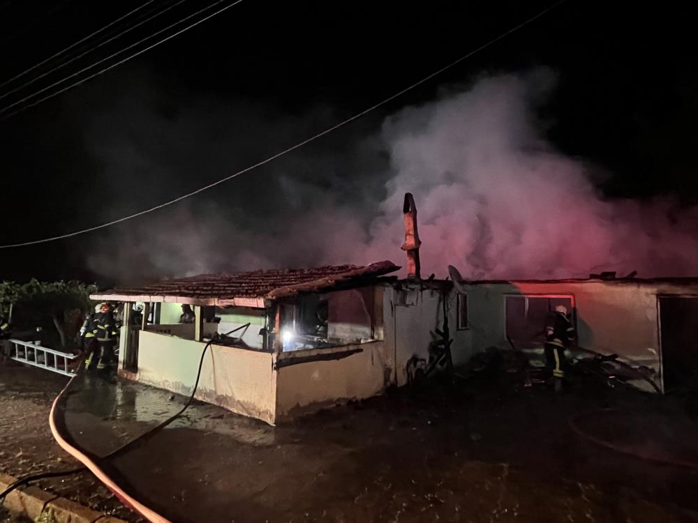 Kocaeli'de korkunç olay: 74 Yaşındaki annesinin evini ateşe verdi