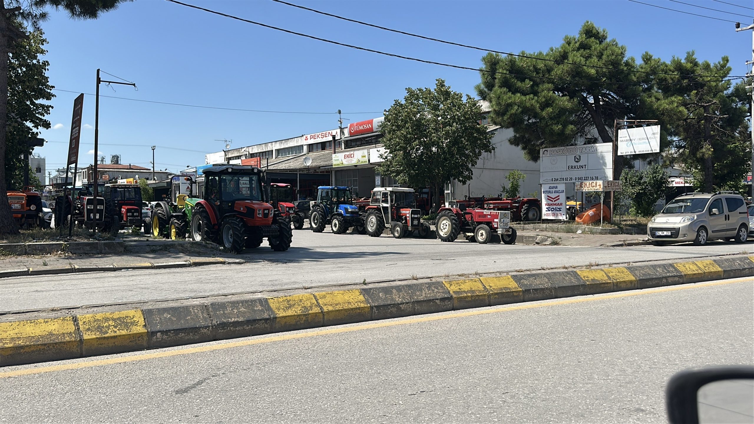 Trafikte meydan kavgası: Ortalık savaş alanına döndü!