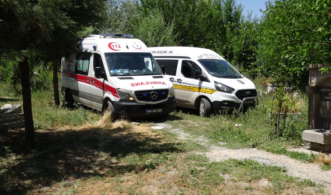 Malatya'da 71 yaşındaki bir kişi evine yakın mesafedeki mezarlıkta ağaca